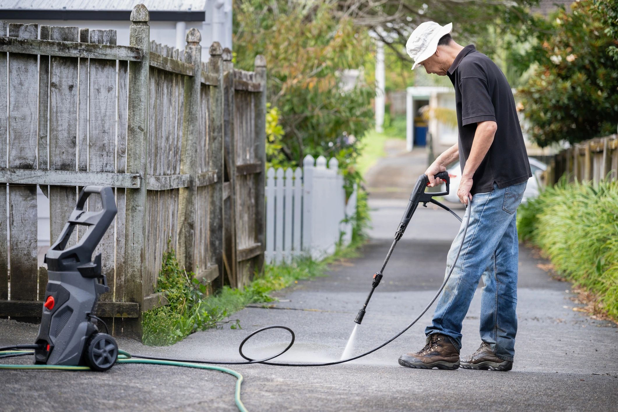 Pressure cleaning home gutters
